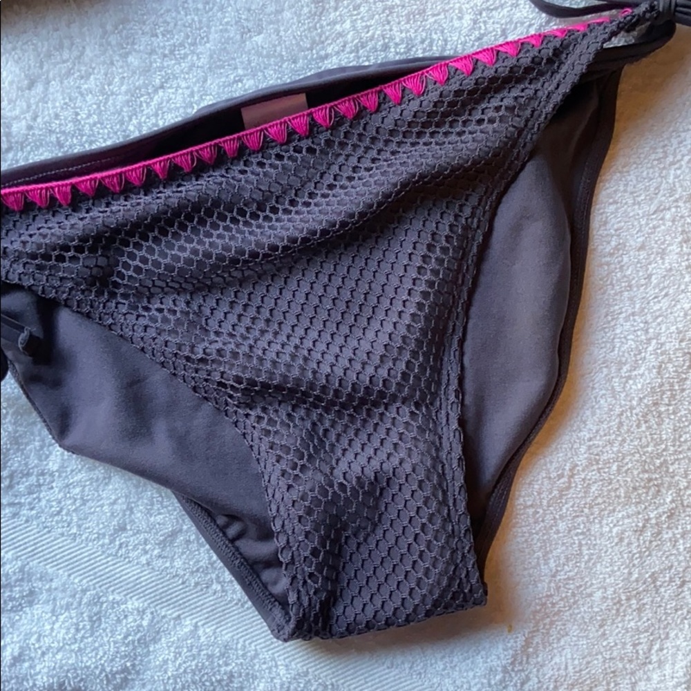 String bikini - Picture 2 of 4